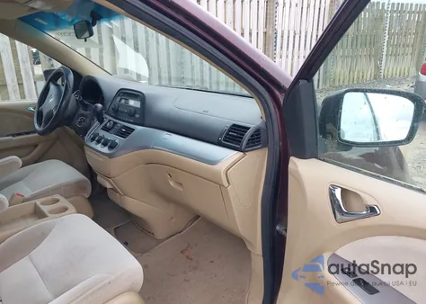 2008 Honda Odyssey Lx z USA, uszkodzony, nr VIN 5FNRL38208B103308